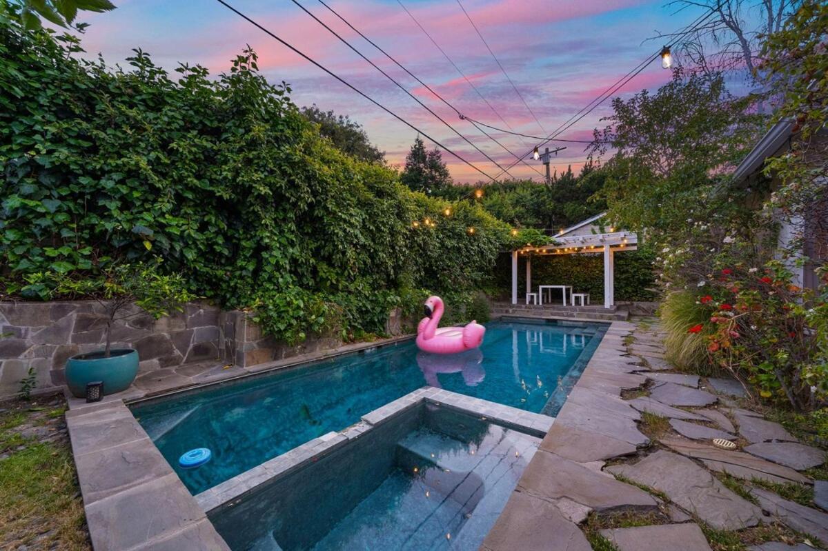 Pool & Ping-pong Mini-golf & 5br Holiday home